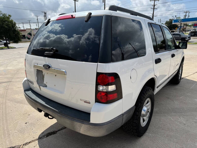 2006 Ford Explorer XLS