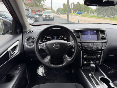 2020 Nissan Pathfinder SV