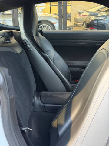 2016 Porsche Cayman GT4