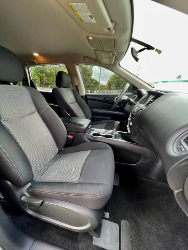 2019 Nissan Pathfinder S