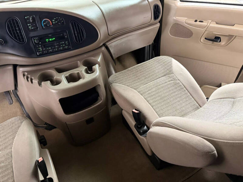 2002 Ford E-Series E-350 SD XLT