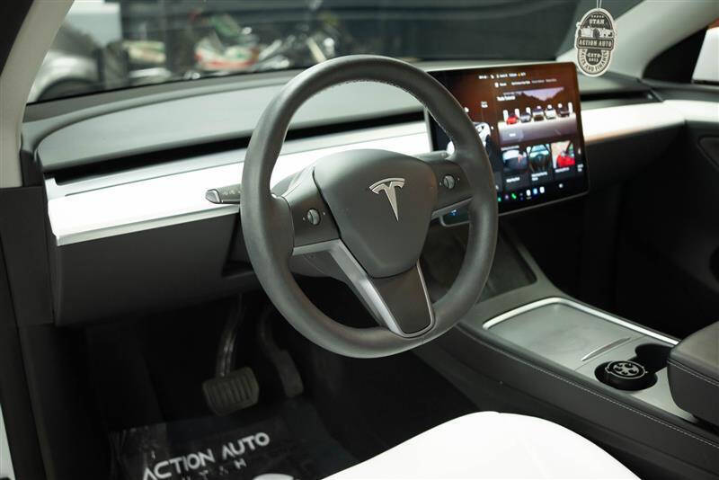 2024 Tesla Model Y Long Range