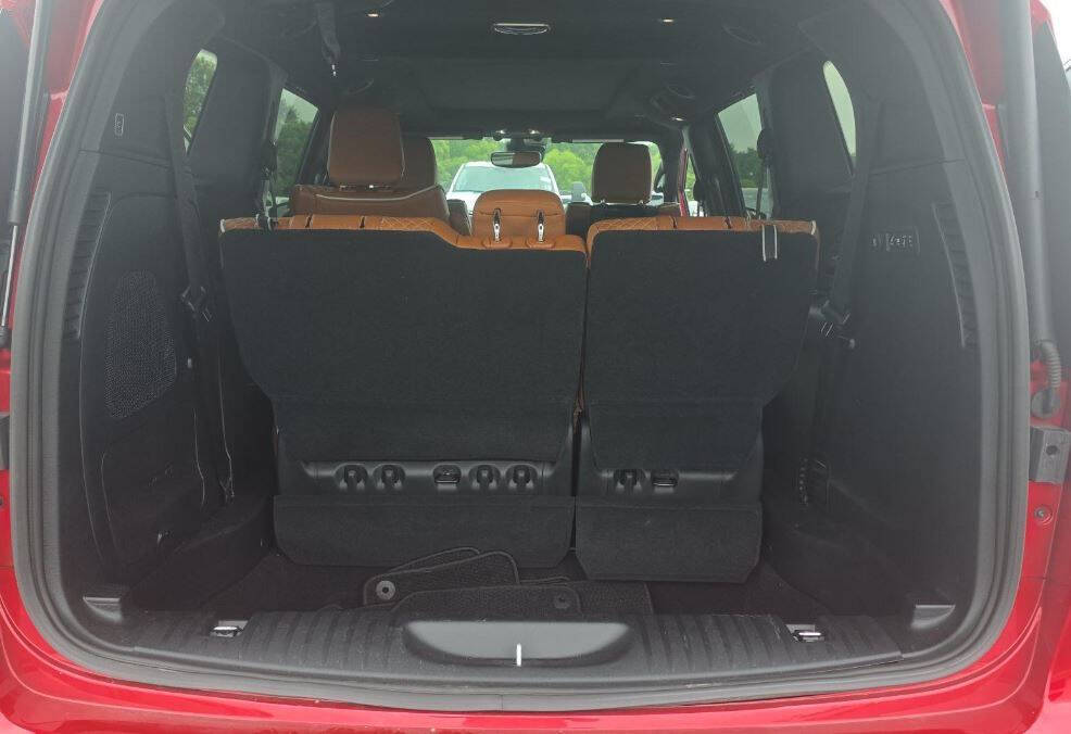 Red Hot Pearlcoat 2025 Chrysler Pacifica Pinnacle AWD Pinnacle 4dr Mini-Van 13