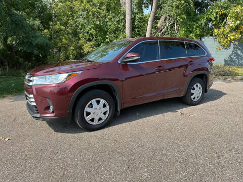 2017 Toyota Highlander for sale at Family Auto Sales llc in Fenton MI