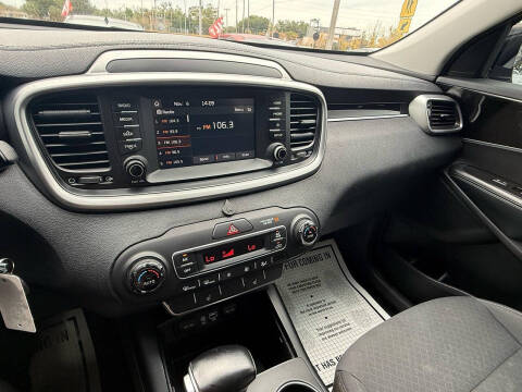 2019 Kia Sorento S V6