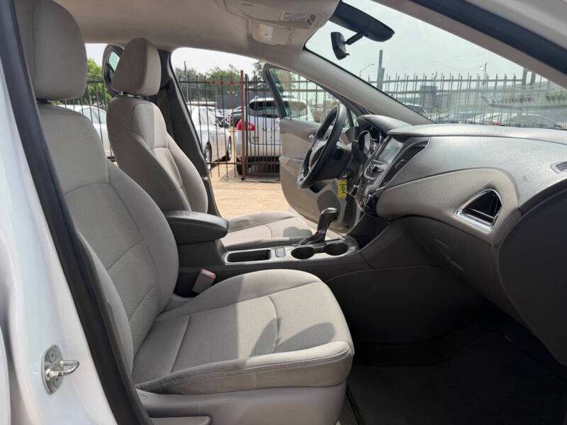 2017 Chevrolet Cruze LT Auto