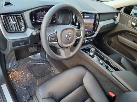 2024 Volvo XC60 B5 Core Dark Theme