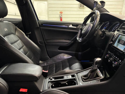 2017 Volkswagen Golf R 4Motion