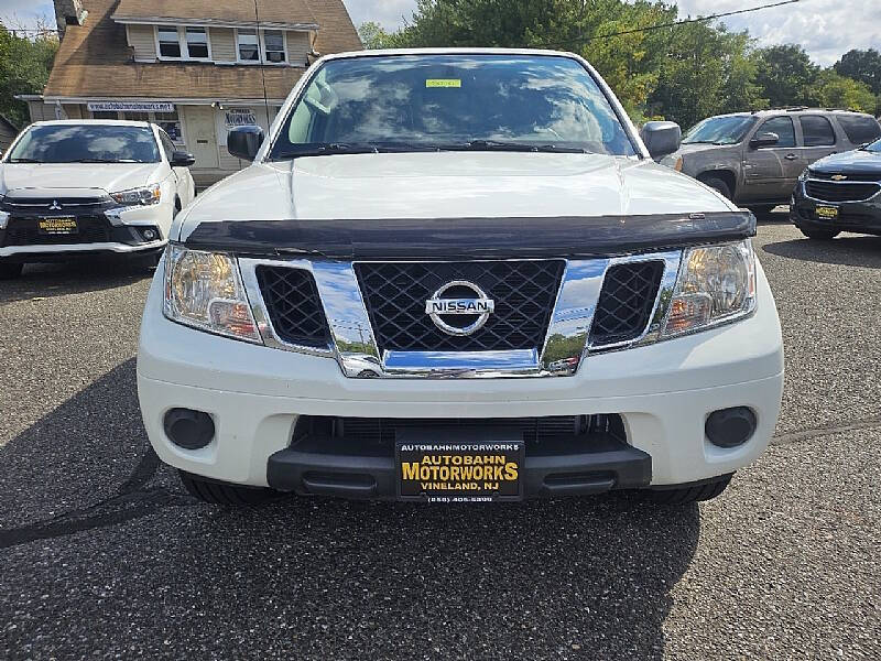 2019 Nissan Frontier SV photo 2