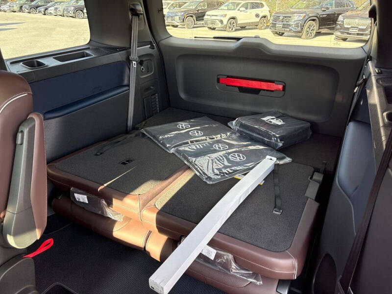 2025 Volkswagen ID. Buzz Pro S Plus 4Motion