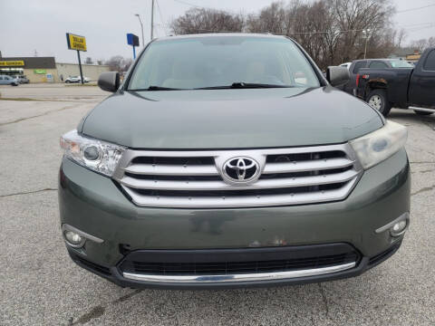 2011 Toyota Highlander for sale at Unique Motors in Rock Island IL