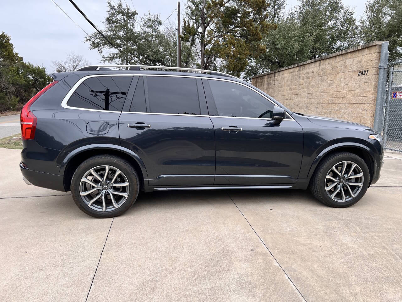 Used Car 2017 Volvo Xc90  T6 Momentum Awd 4dr Suv For Sale Under $15,000 In Austin, Texas