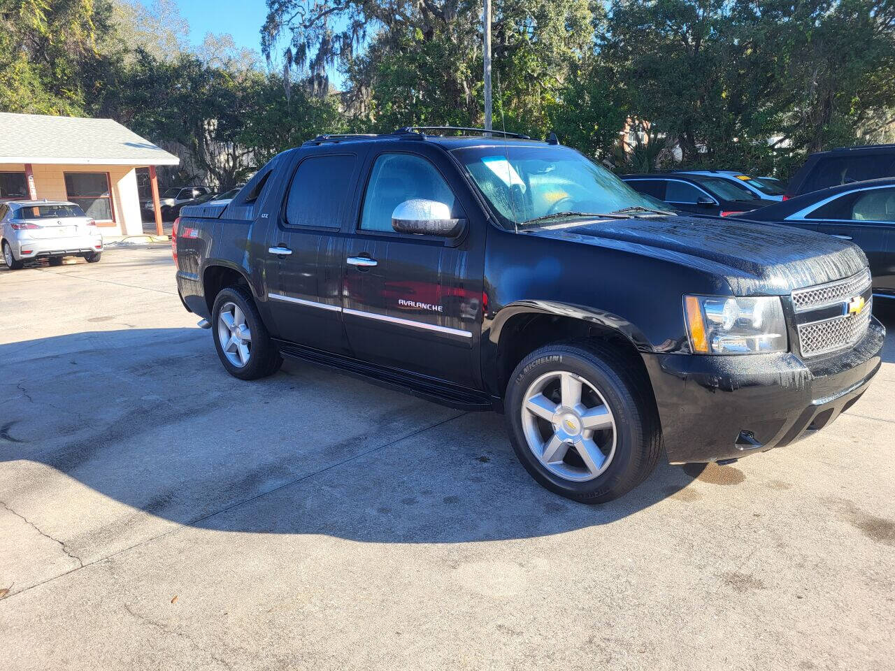 2012 Chevrolet Avalanche for sale at FAMILY AUTO BROKERS in Longwood, FL