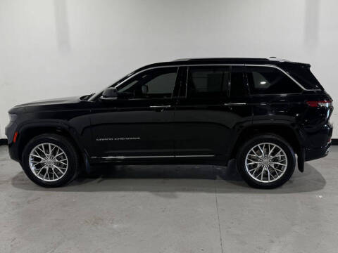2022 Jeep Grand Cherokee Summit