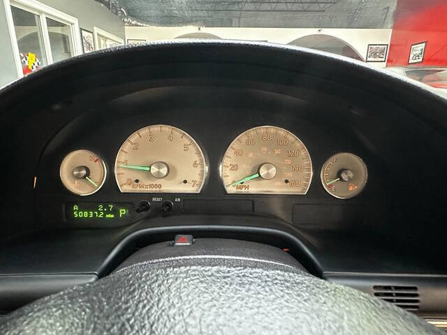 2004 Ford Thunderbird Deluxe