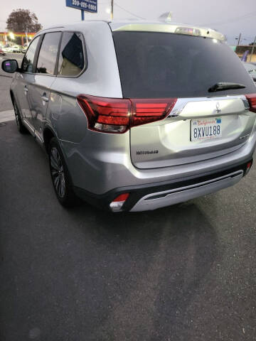 2019 Mitsubishi Outlander SE