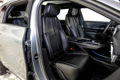 2024 Cadillac LYRIQ Luxury 1