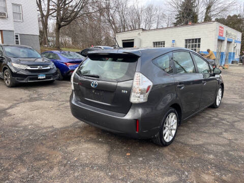 2012 Toyota Prius v Five