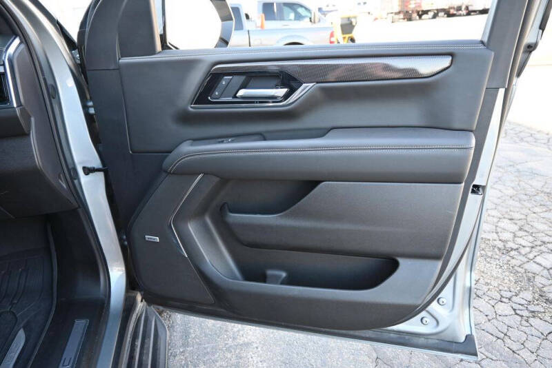 2025 GMC Yukon Elevation