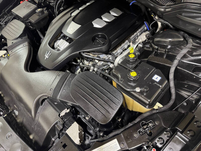 2017 Maserati Ghibli