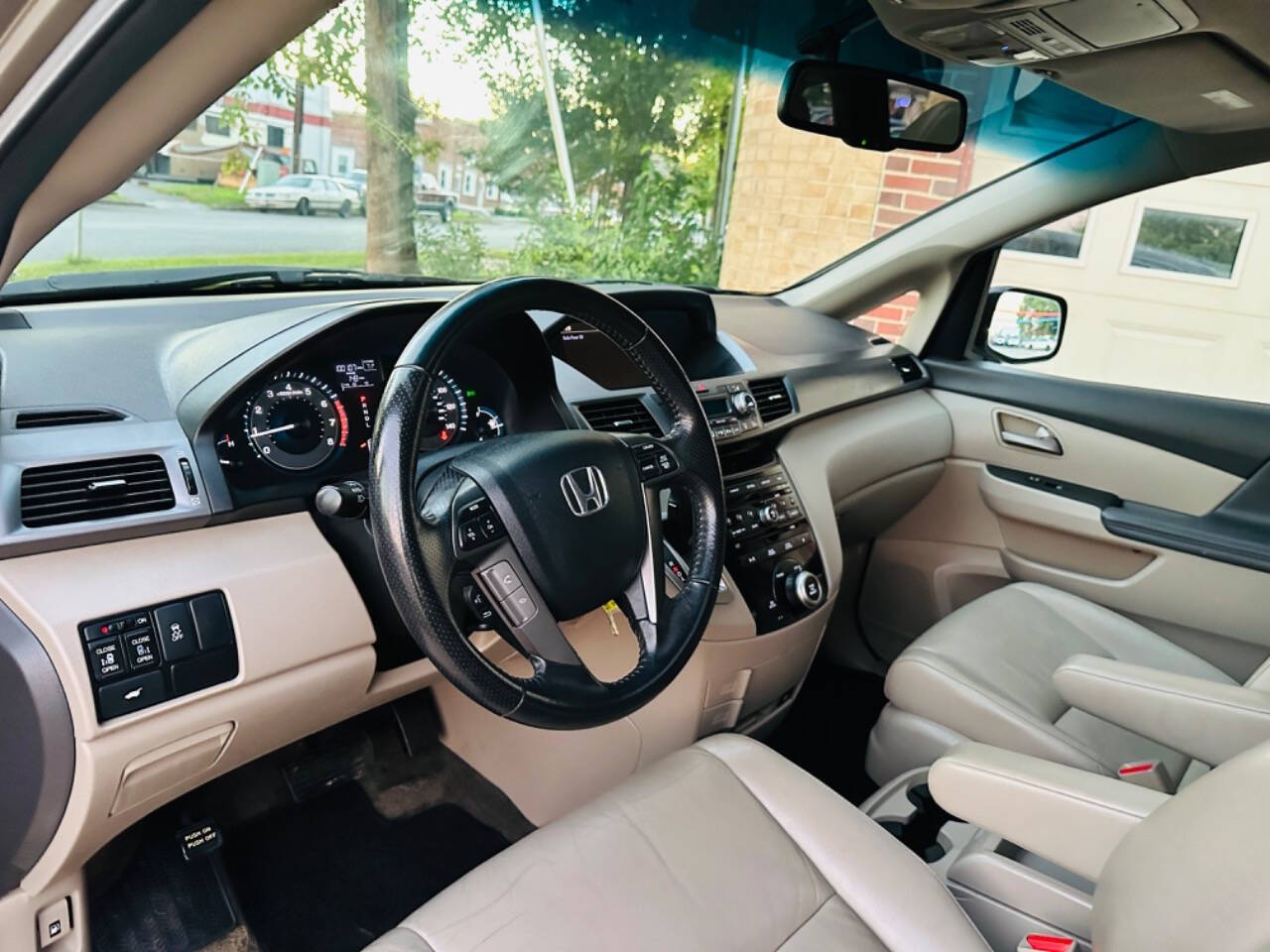 2011 Honda Odyssey for sale at American Dream Motors in Winchester, VA