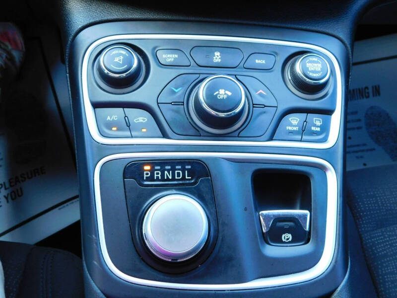 2015 Chrysler 200 LX