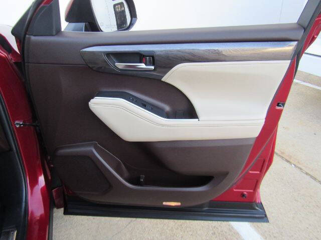 2022 Toyota Highlander Limited