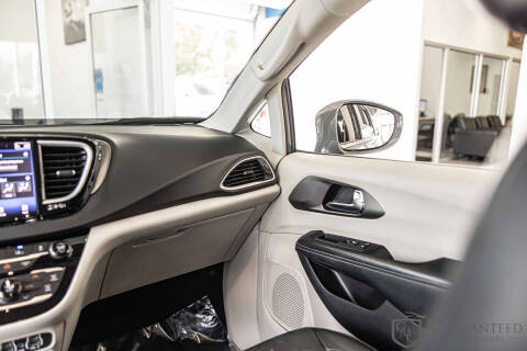 2022 Chrysler Pacifica Touring L