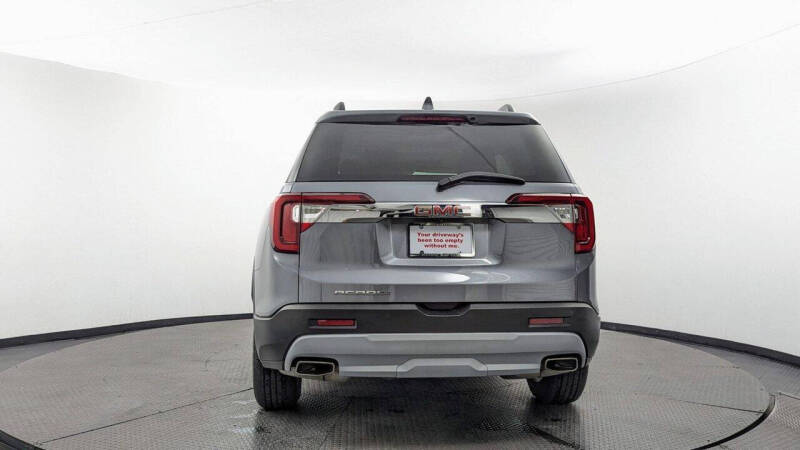 2022 GMC Acadia SLE
