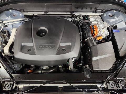 2023 Volvo XC60 Recharge T8 Plus Bright Theme