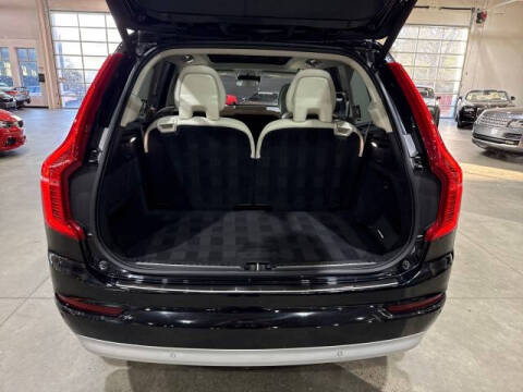 2022 Volvo XC90 T5 Momentum