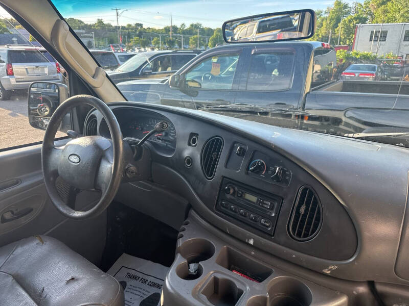 2005 Ford E-Series E-250