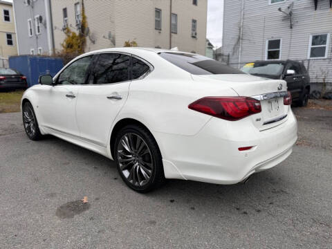 2015 Infiniti Q70 3.7