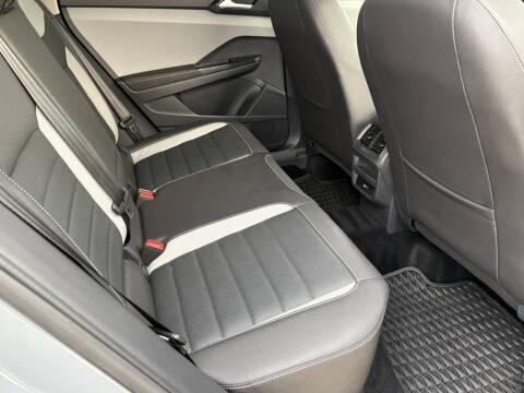 2024 Volkswagen Taos SEL 4Motion