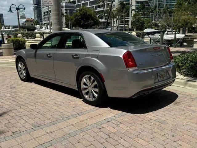 2018 Chrysler 300 Limited