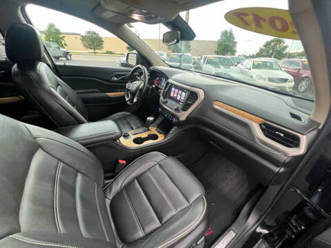 2017 GMC Acadia Denali