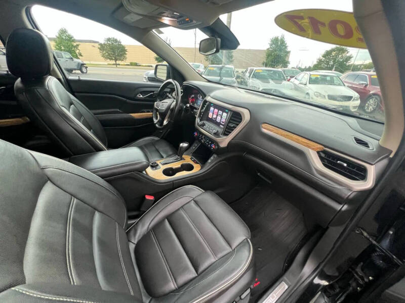 2017 GMC Acadia Denali