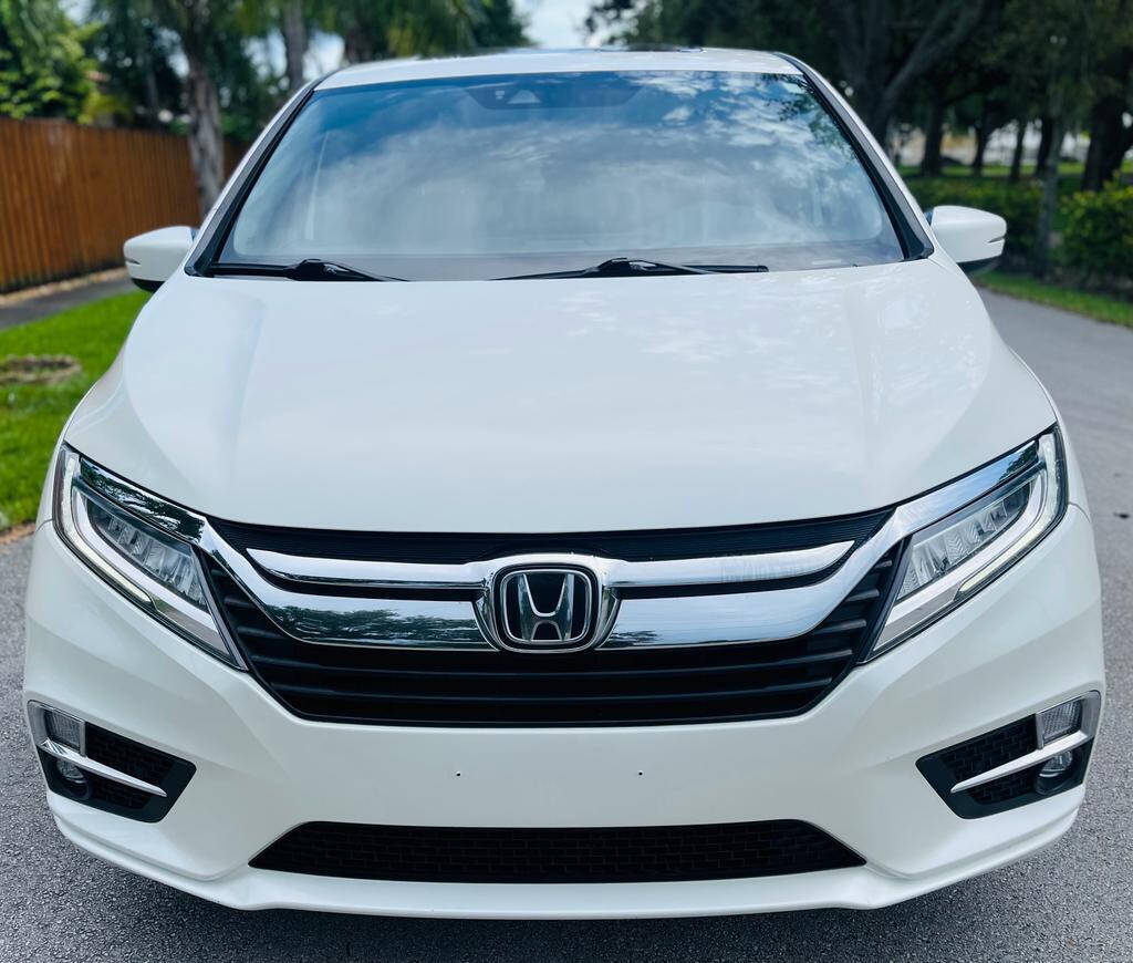 2018 HONDA Odyssey Minivan - $18,595