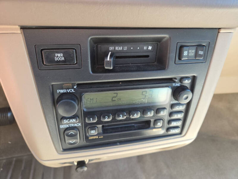 2000 Toyota Sienna LE