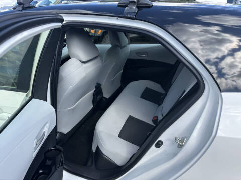 2025 Toyota Corolla Hatchback SE