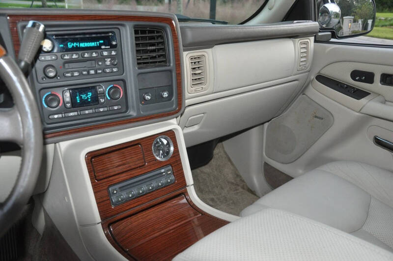 2003 Cadillac Escalade