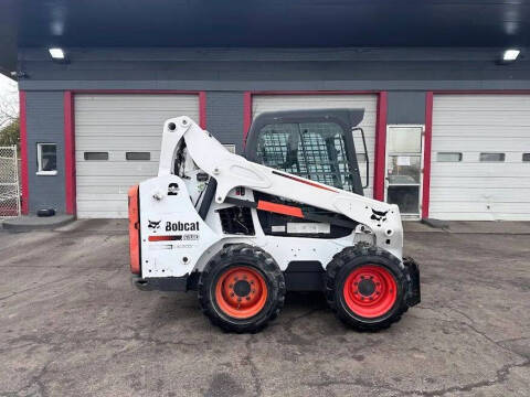 2014 Bobcat S590 TWO SPEED SKID STEER LOAD