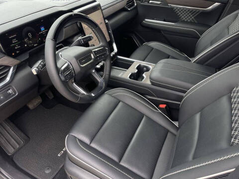 2024 GMC Acadia Denali