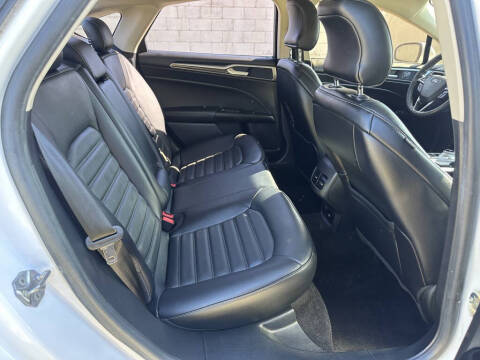 2017 Ford Fusion Hybrid SE