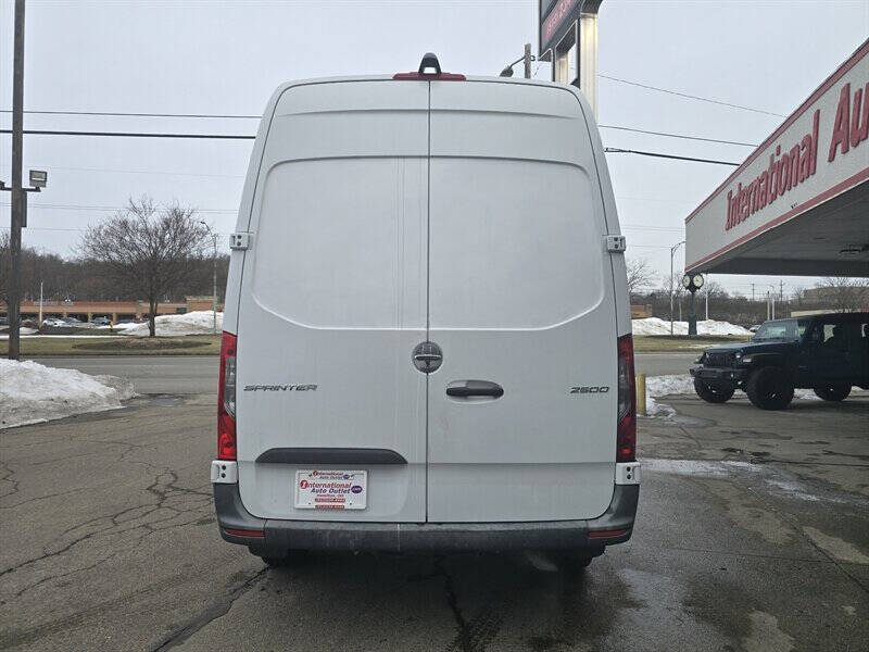 2021 Freightliner Sprinter 2500