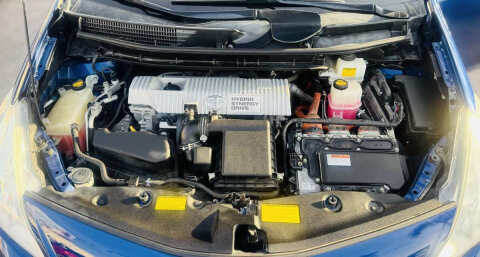 2014 Toyota Prius v Two