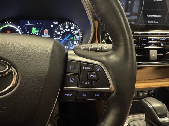 2021 Toyota Highlander Hybrid Platinum