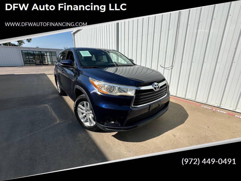 2014 Toyota Highlander LE's photo