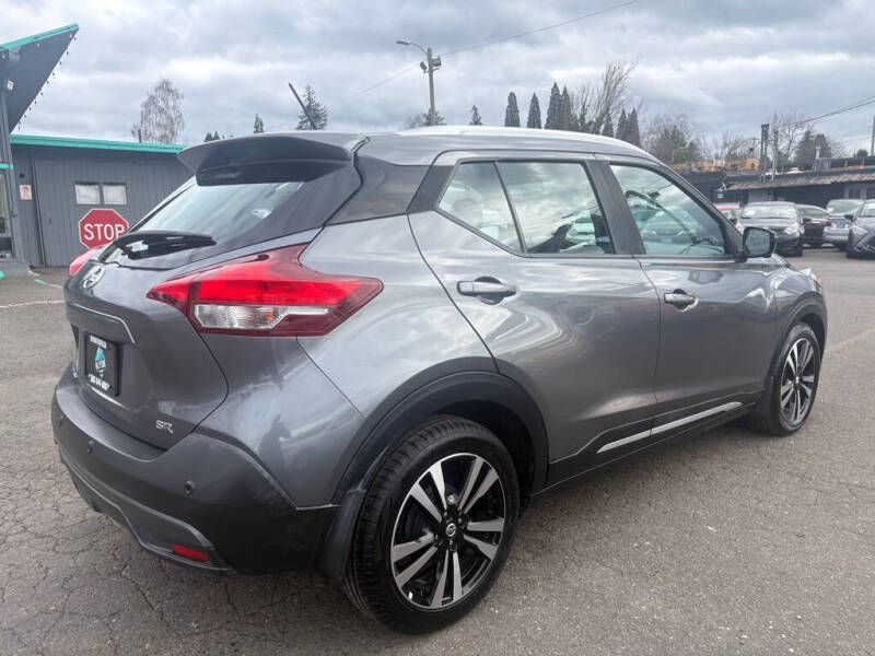 2020 Nissan Kicks SR