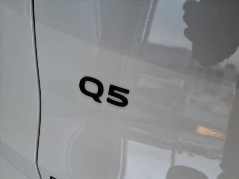 2025 Audi Q5 quattro Premium TFSI